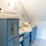 Funkis Stroemmen - Gorgeous By The Sea! Nauvo