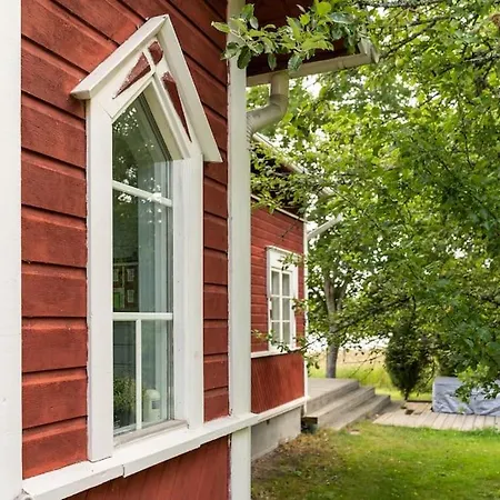 Funkis Stroemmen - Gorgeous By The Sea! Nagu