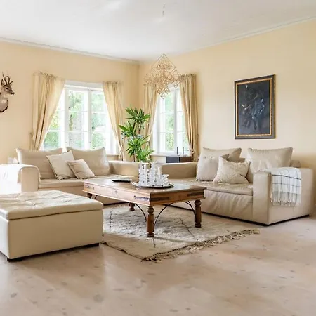 Funkis Stroemmen - Gorgeous By The Sea! *