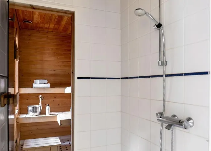 Funkis Stroemmen - Gorgeous By The Sea!