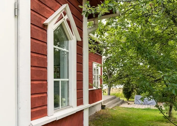 Funkis Stroemmen - Gorgeous By The Sea! Nagu