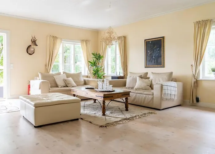 Funkis Stroemmen - Gorgeous By The Sea! *