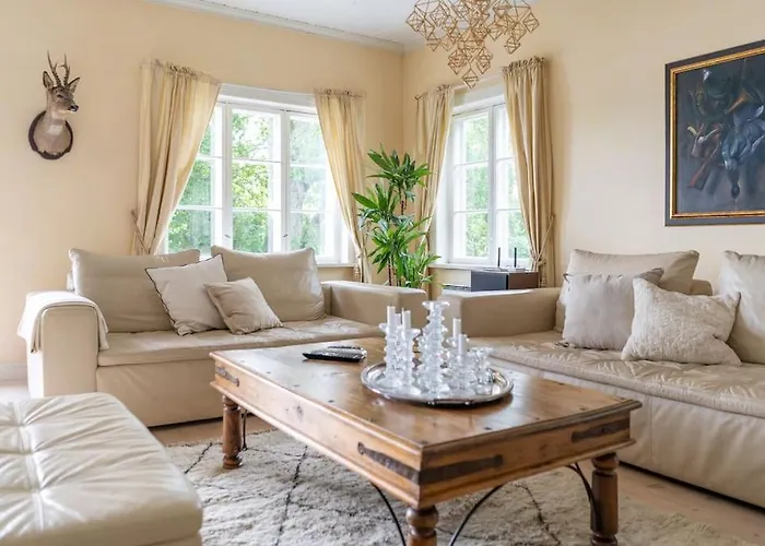 Funkis Stroemmen - Gorgeous By The Sea! *