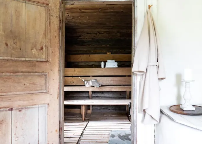 Funkis Stroemmen - Gorgeous By The Sea! * Nagu