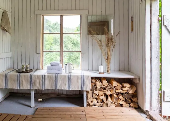 Funkis Stroemmen - Gorgeous By The Sea! *