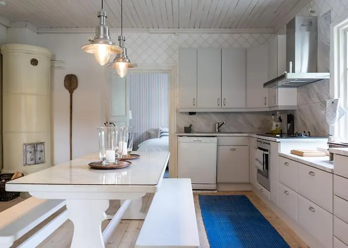 Funkis Stroemmen - Gorgeous By The Sea! * Nagu